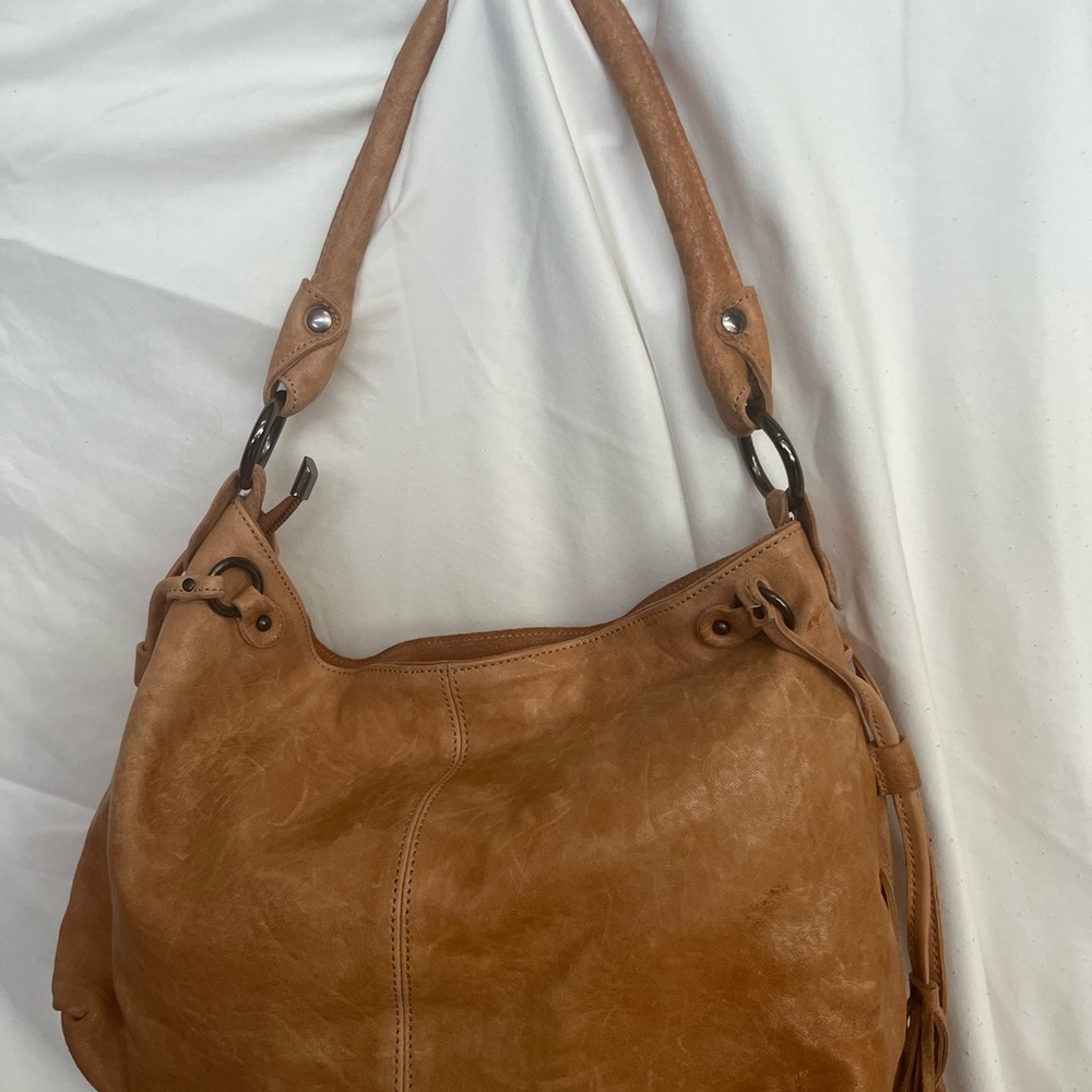 Innue leather handbag - Picture 2 of 6